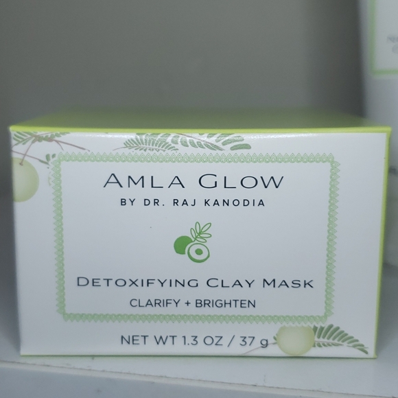 Amla Glow By Dr. Raj Kanodia - Picture 3 of 7